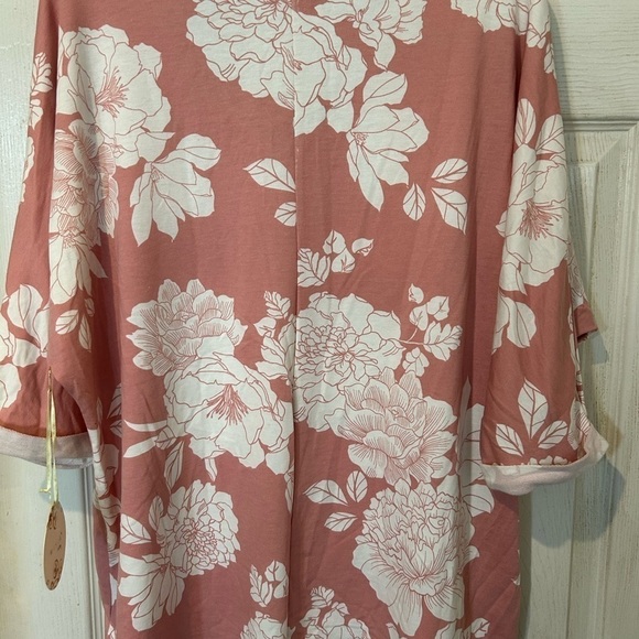 NWOT “Misia” Pink With White Floral Design Knit Top - Picture 2 of 6